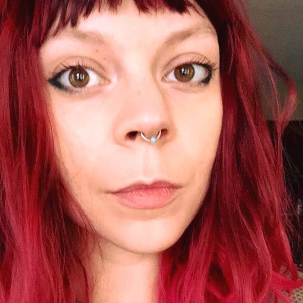 Meet your Posher, Emelia